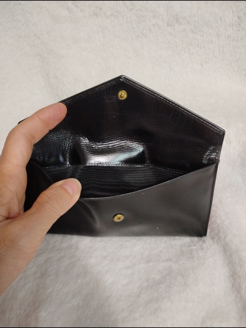 Vintage Gucci Leather " Hand of Gucci"  Clasp Wallet  Circa 1970s - Picture 10 of 15